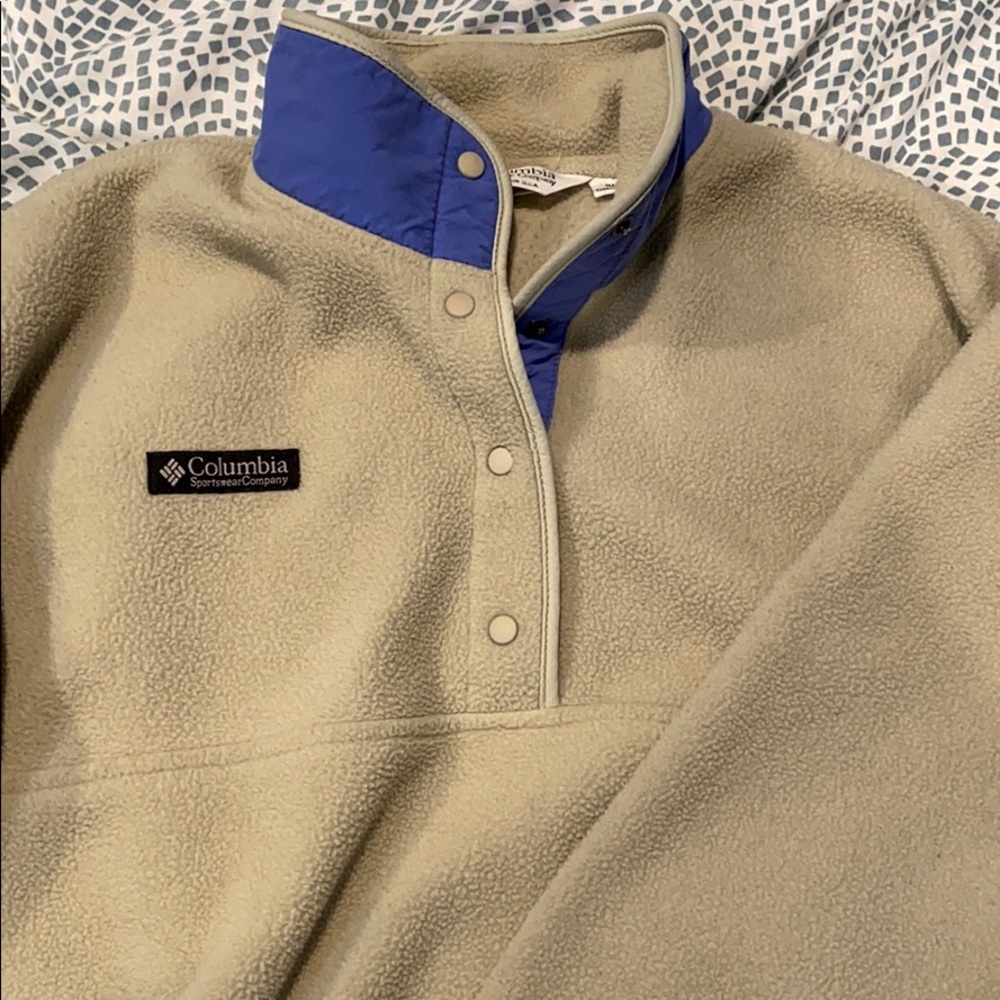 Columbia fleece sweater